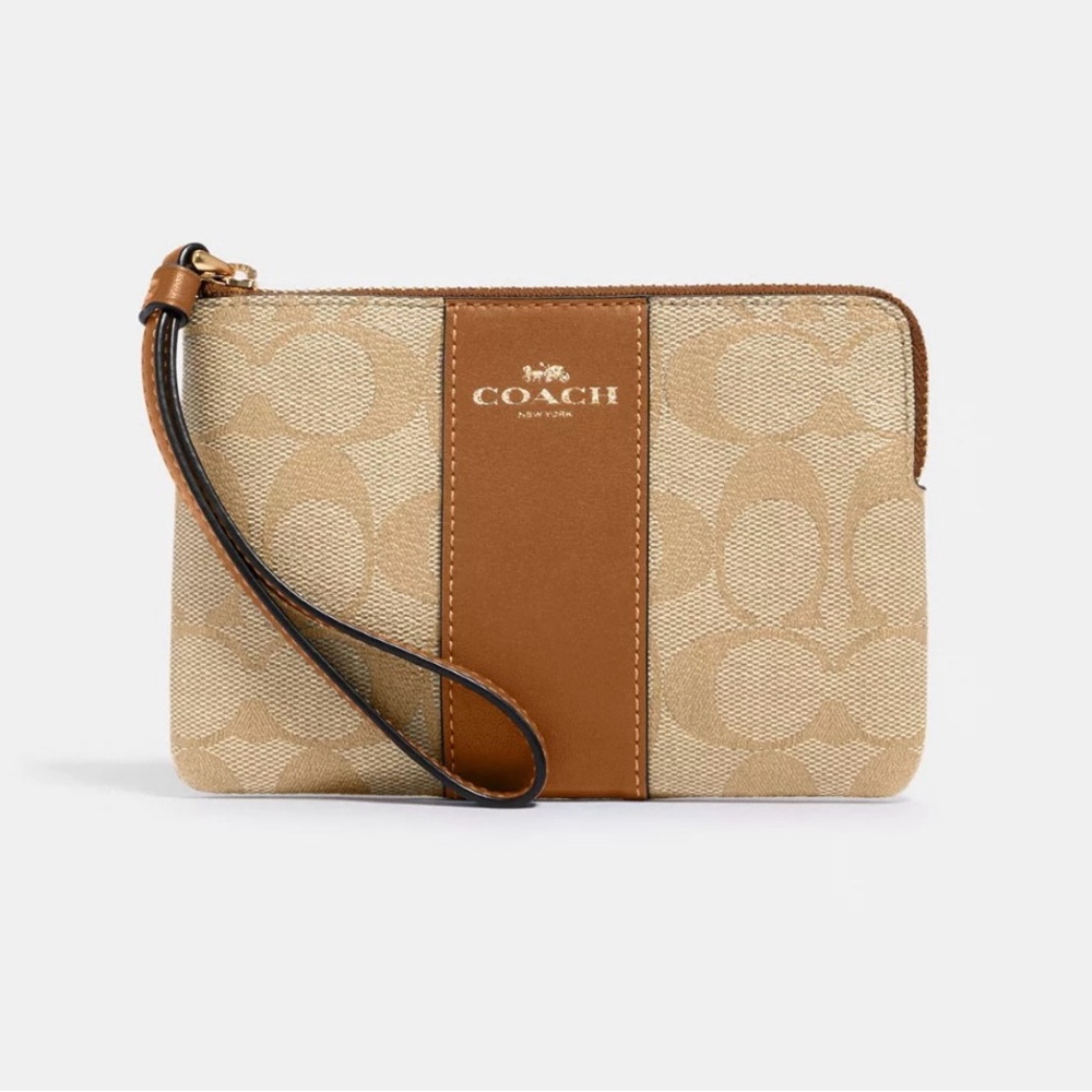 COACH * Corner Zip Wristlet In Signature Canvas